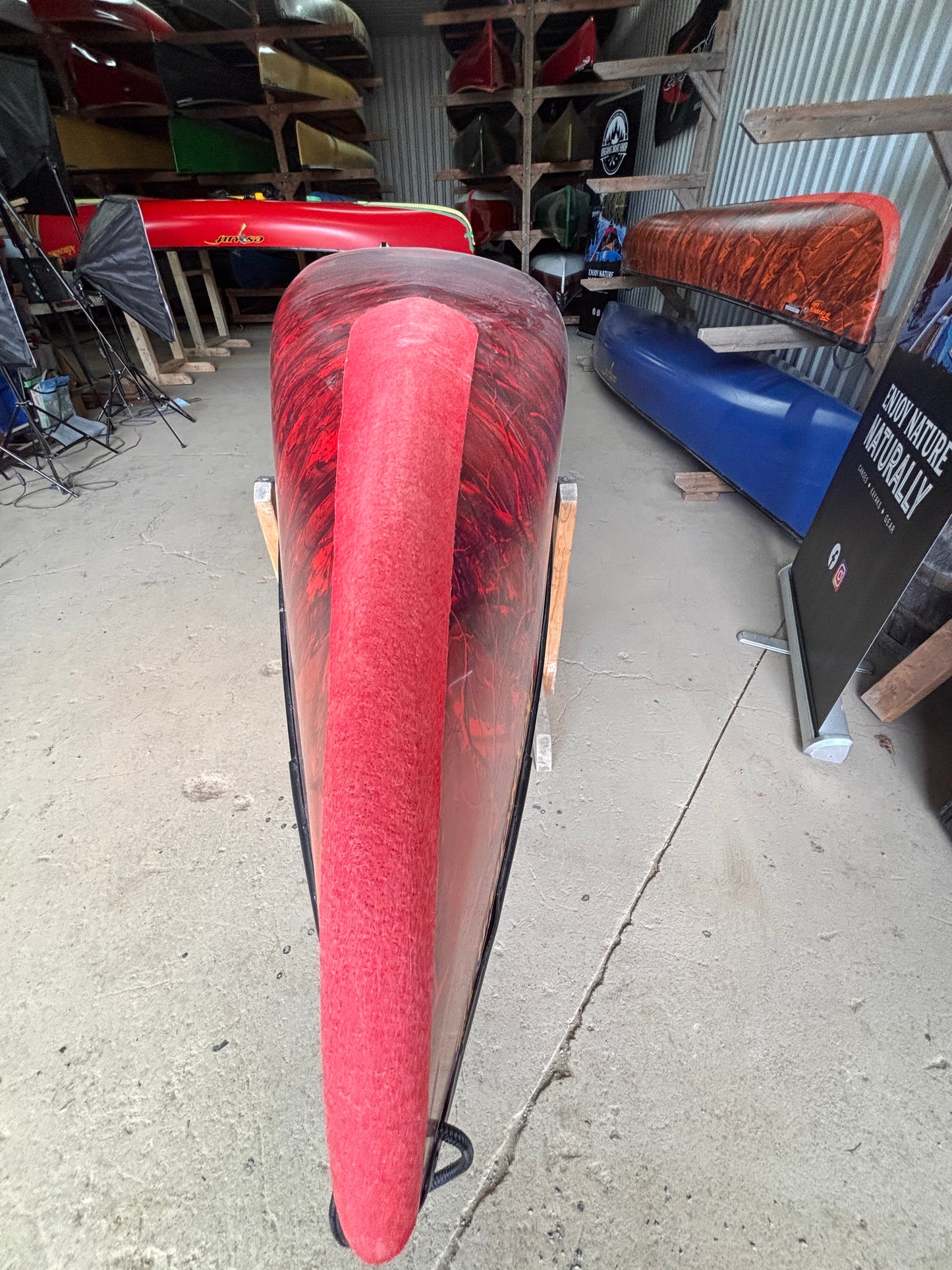 CUSTOM ESQUIF 16' PROSPECTOR RED CAMO