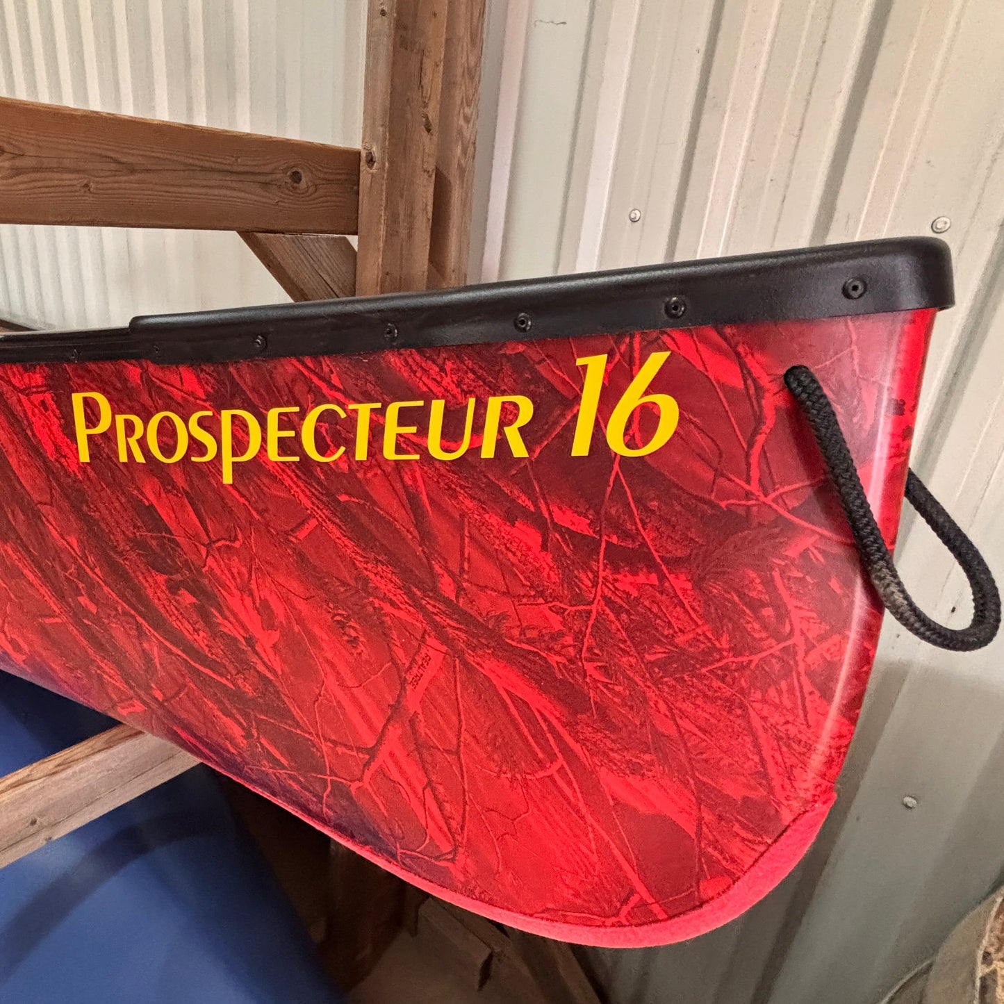 CUSTOM ESQUIF 16' PROSPECTOR  RED CAMO