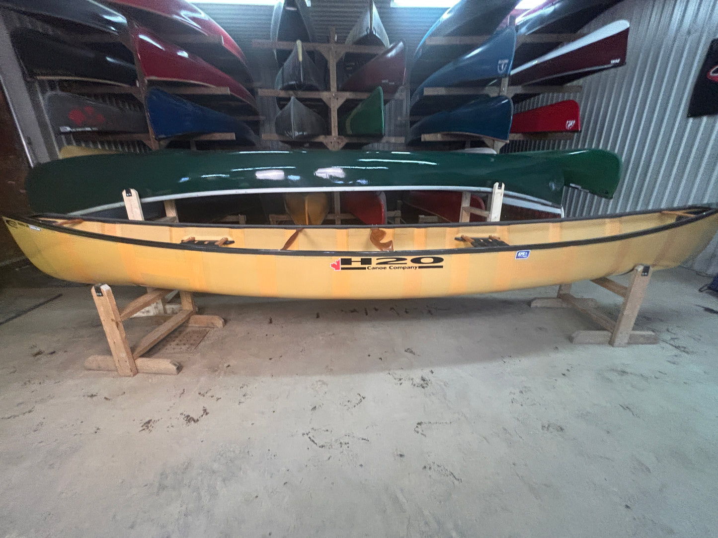 H20 Alpha 16' Pro Lite Carbon - Kevlar Yellow