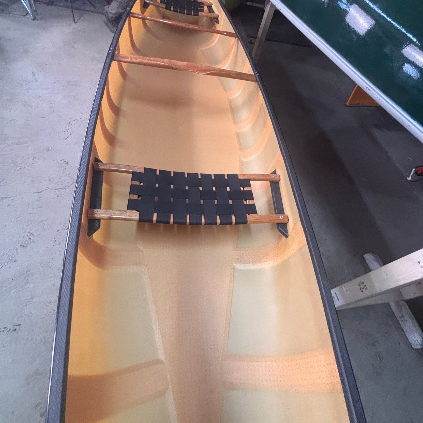 H20 Alpha 16' Pro Lite Carbon - Kevlar Yellow