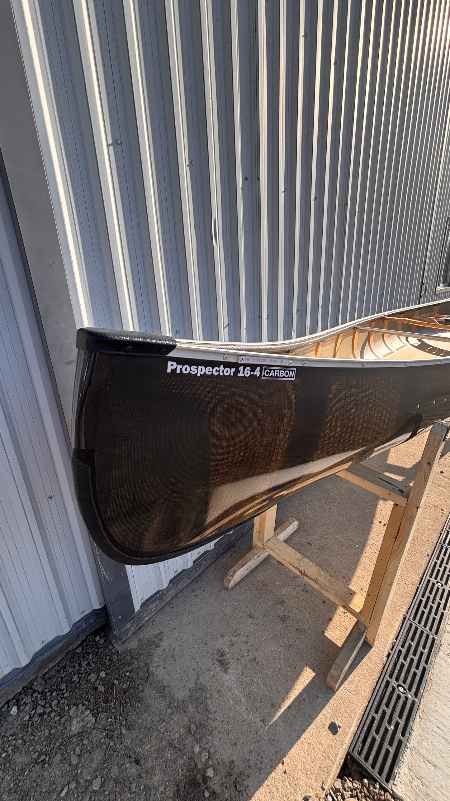 H20 Prospector -Pro Lite  Carbon 16' 4"
