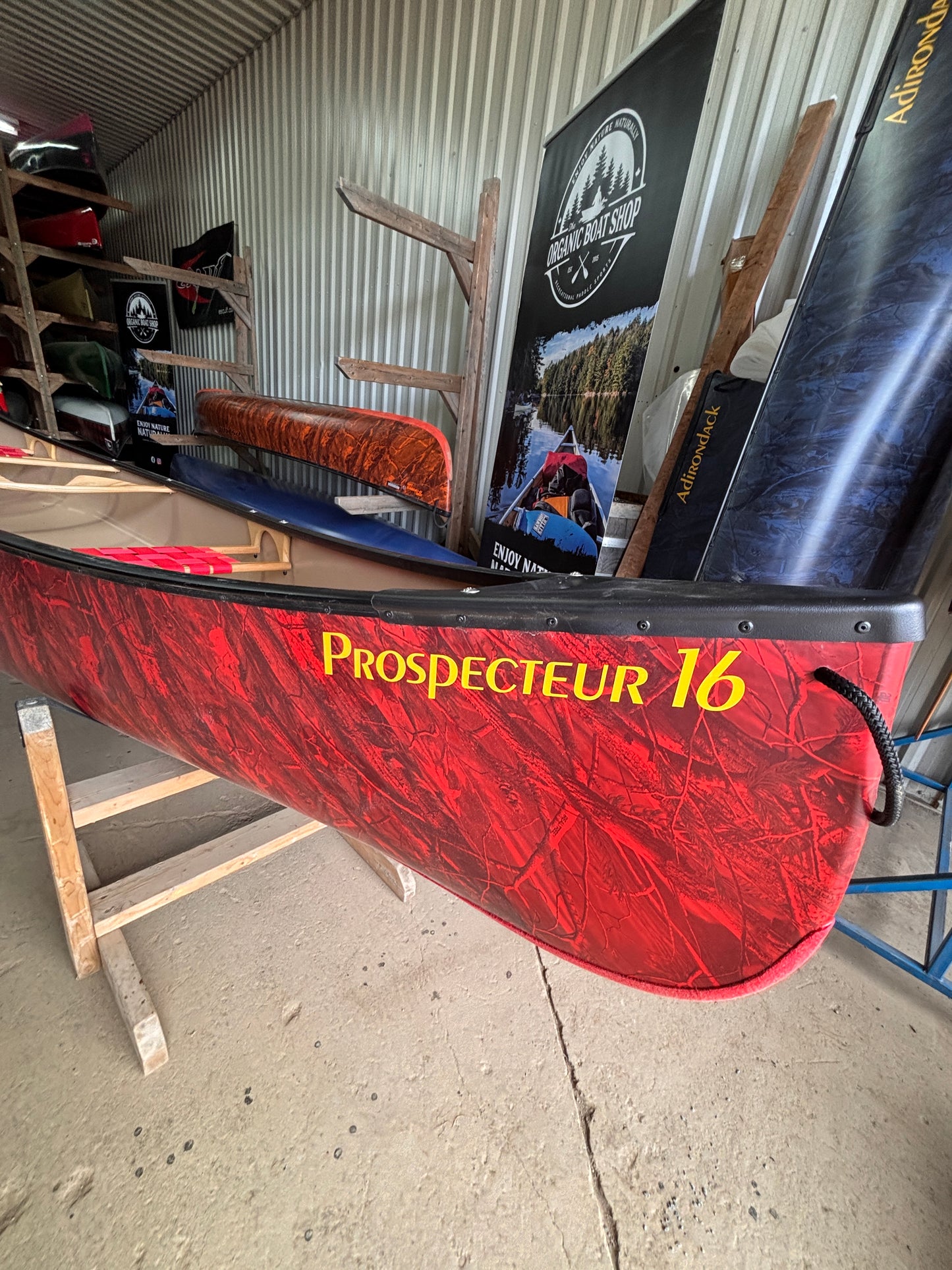 CUSTOM ESQUIF 16' PROSPECTOR  RED CAMO