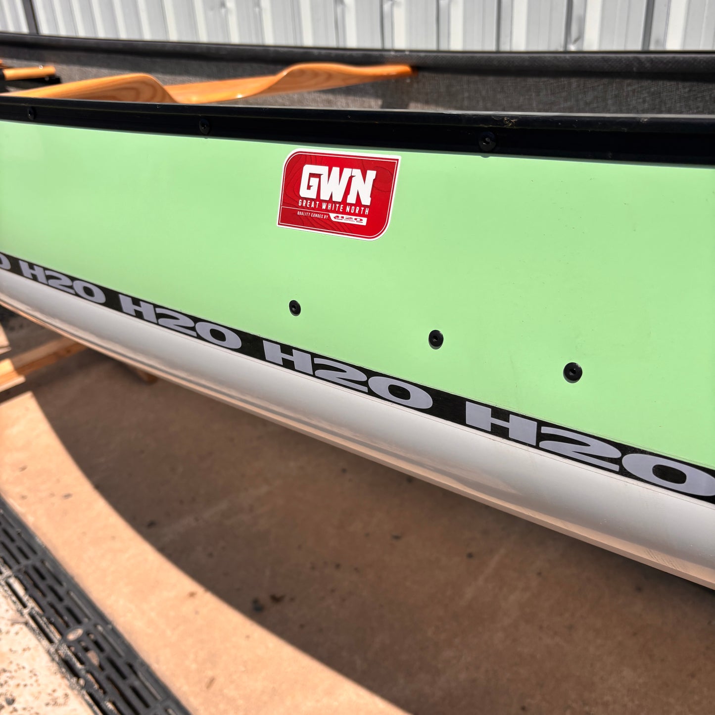 H20 15' CANADIAN -GWN  Carbon Kevlar Green / White