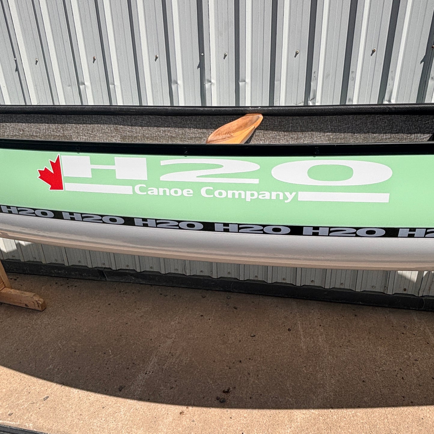 H20 15' CANADIAN -GWN  Carbon Kevlar Green / White