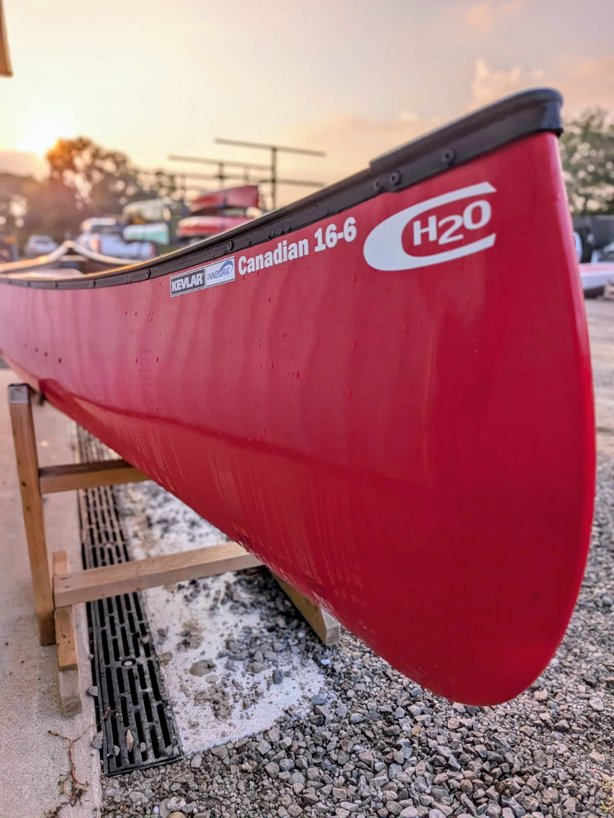 H20 Canadian 16-6 GWN - Red Kevlar Innegra