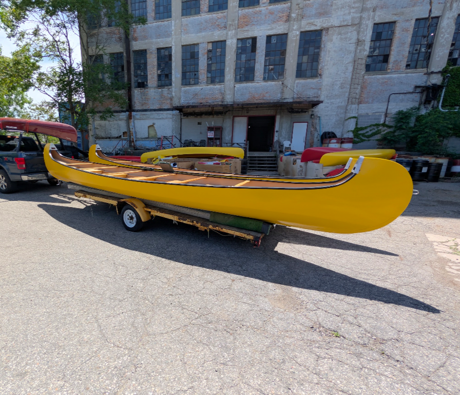 VOYAGEUR CANOES
