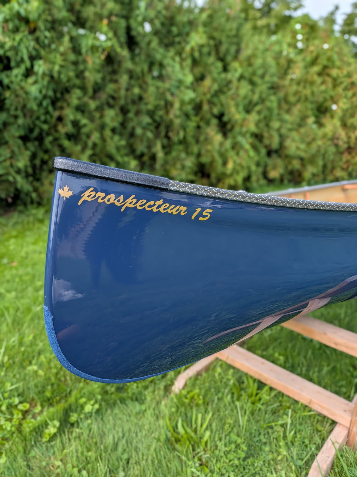 RHEAUME 15' PROSPECTOR KEVLAR CANOE NAVY W/ COMPOSITE GUNWALES