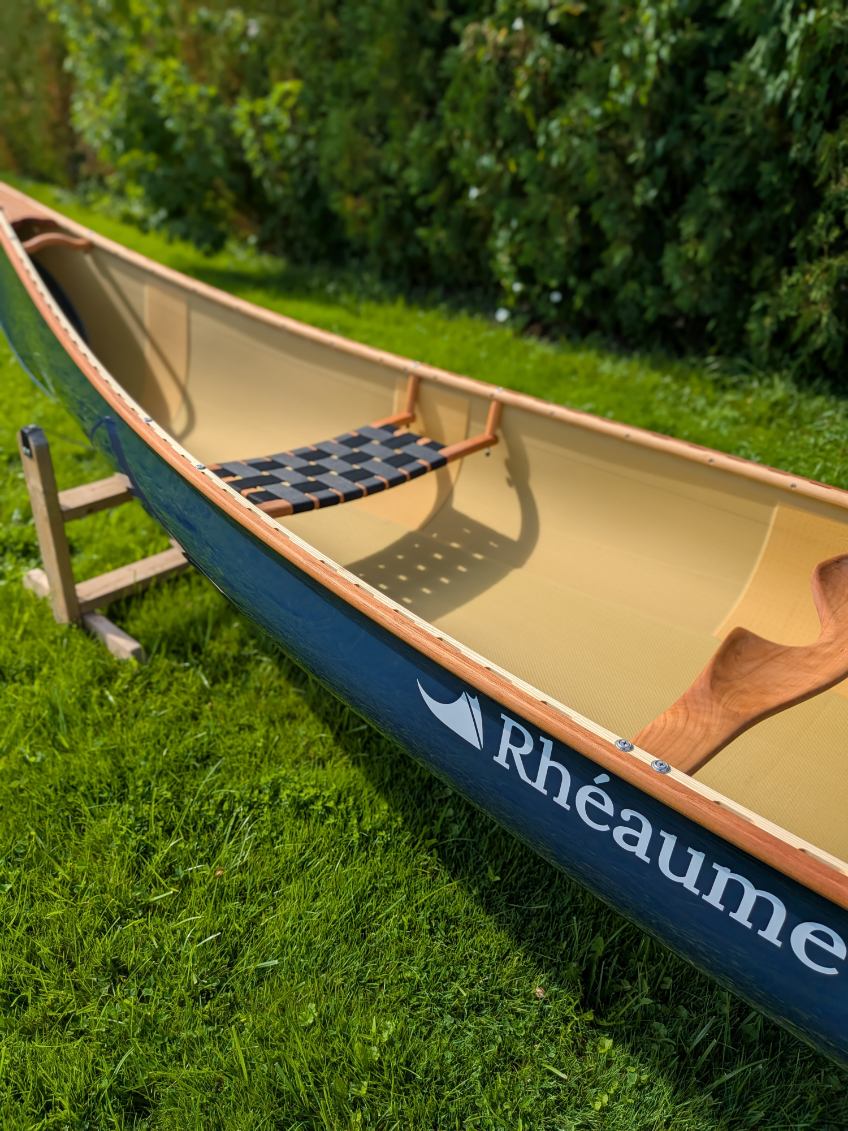 RHEAUME 17'4 PROSPECTOR KEVLAR NAVY BLUE CANOE