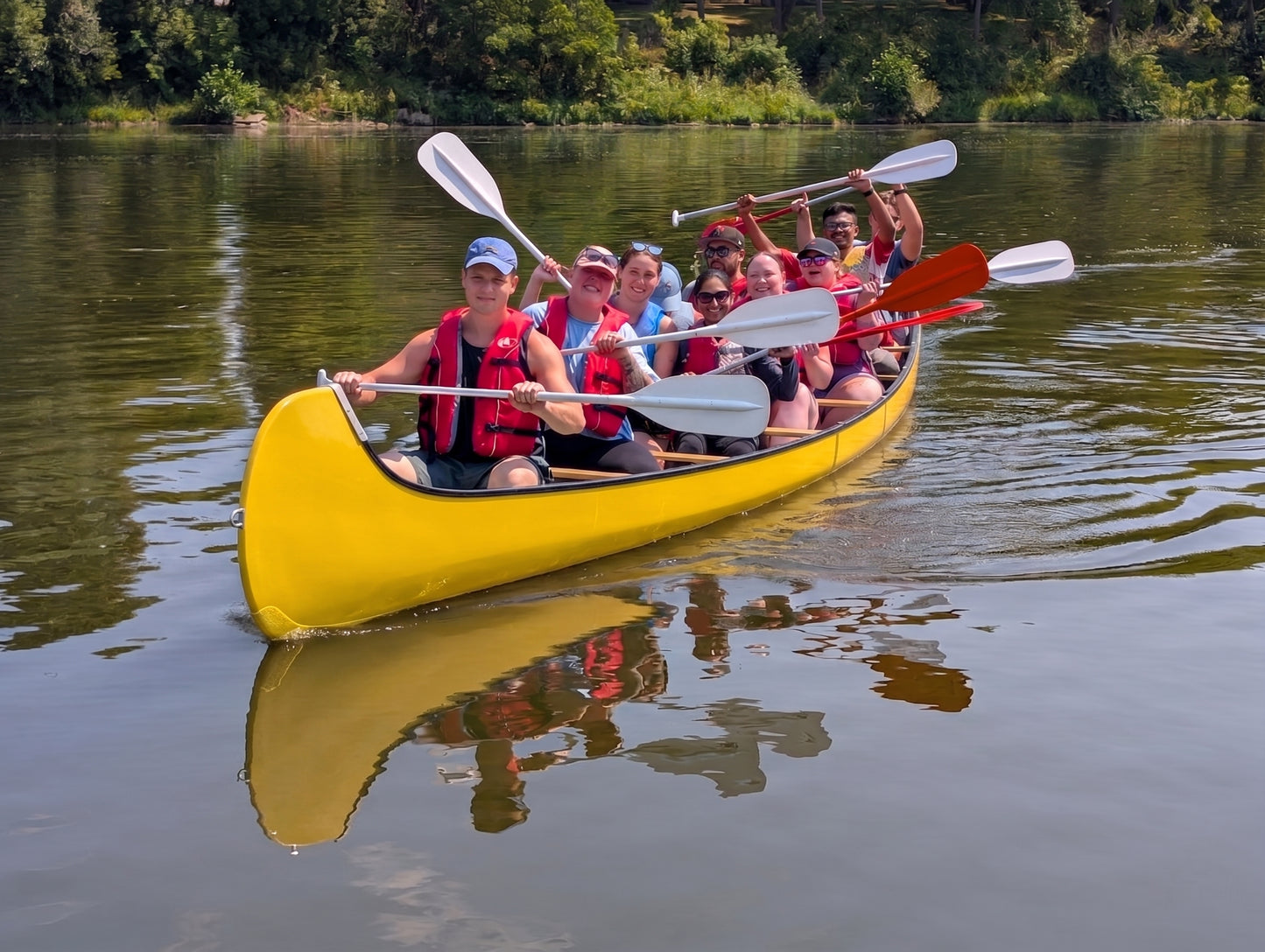 VOYAGEUR CANOES